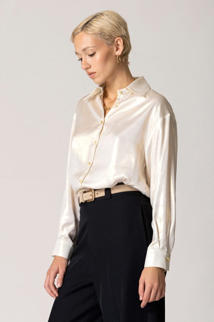 ΠΟΥΚΑΜΙΣΟ ΣΕ ΧΑΛΑΡΗ ΓΡΑΜΜΗ - Image 2