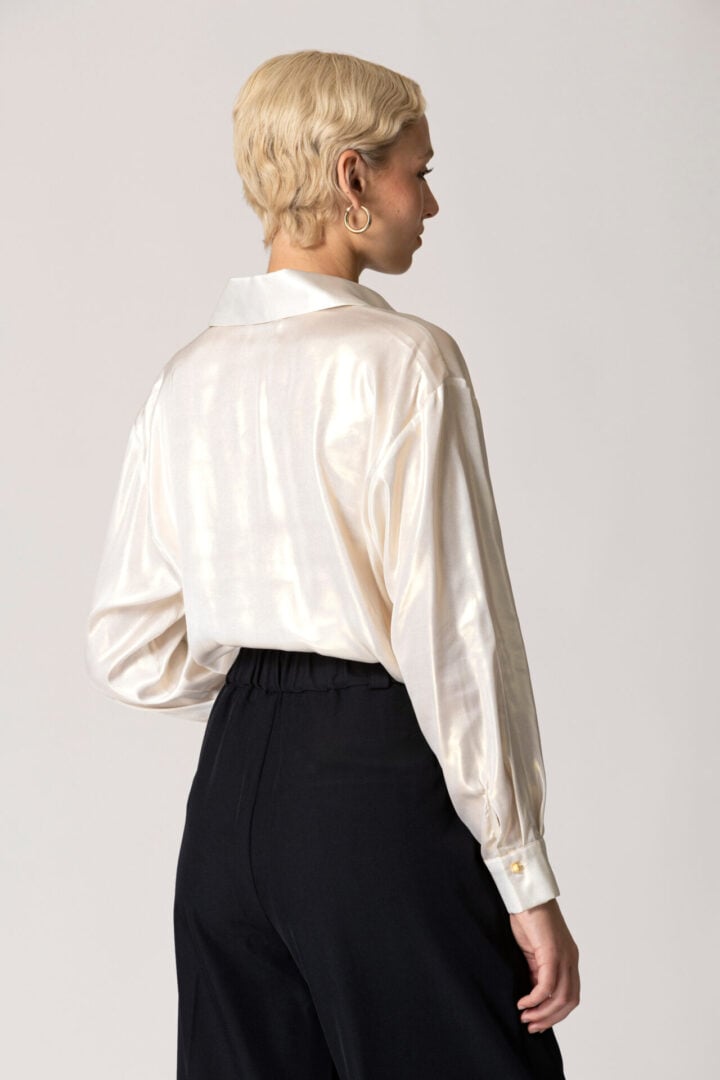 ΠΟΥΚΑΜΙΣΟ ΣΕ ΧΑΛΑΡΗ ΓΡΑΜΜΗ - Image 3