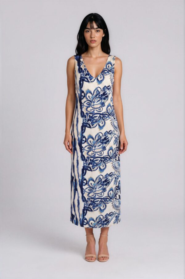 MAXI ΦΟΡΕΜΑ ΜΕ ΜΠΛΕ FLORAL PRINT ΚΑΙ V ΝΤΕΚΟΛΤΕ